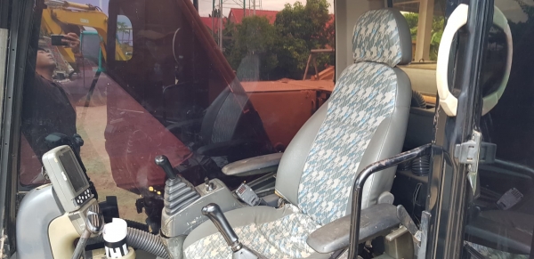 CATERPILLAR 320D (ท่าม่วงแทรกเตอร์ 086-5003800)