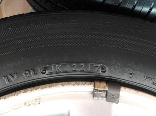 ล้อแม็ก Toyota Innova ขอบ 15*6,ET45,5h114.3 พร้อมยาง Bridgestone Ecopia EP300  205/65R15 ผลิตปี 2017(ลงพื้น 2019) สภาพพร้อมใช้งาน ขายถูกๆ ทั้งชุด 6900.- เทิร์นได้ ใส่ฟรี รับบัตร ส่งทั่วไทย