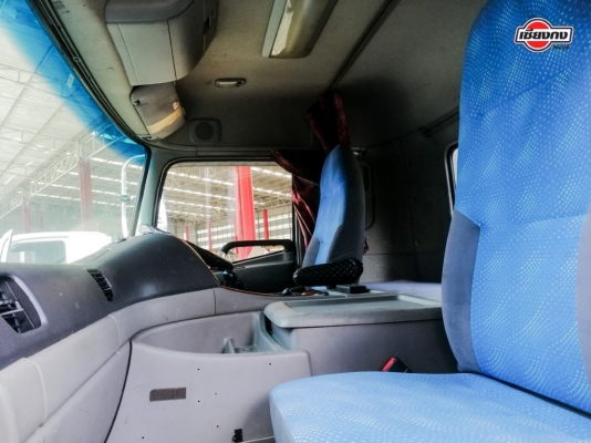 หัวเก๋ง NISSAN UD QUON เครื่องยนต์ GE13 TURBO INTER  370 PS สีขาว