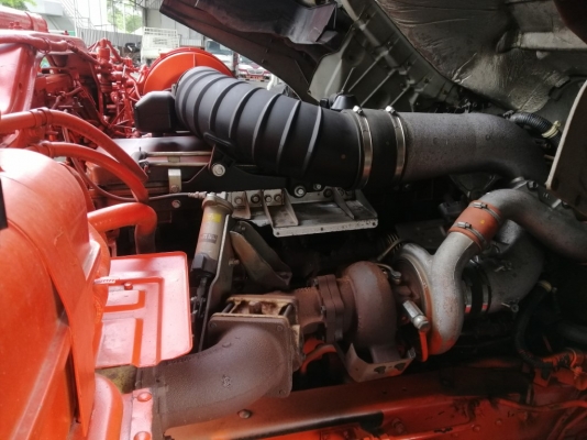 หัวเก๋ง NISSAN UD QUON เครื่องยนต์ GE13 TURBO INTER  370 PS สีขาว