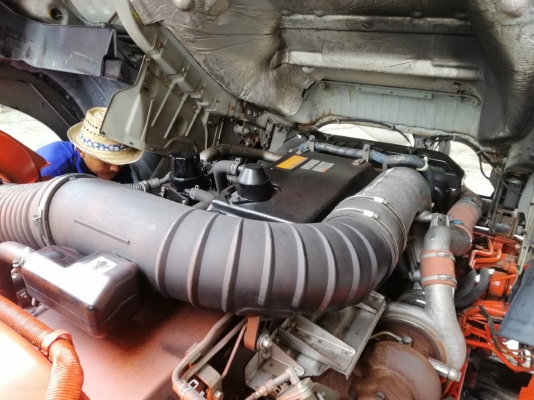 หัวเก๋ง NISSAN UD QUON เครื่องยนต์ GE13 TURBO INTER  370 PS สีขาว