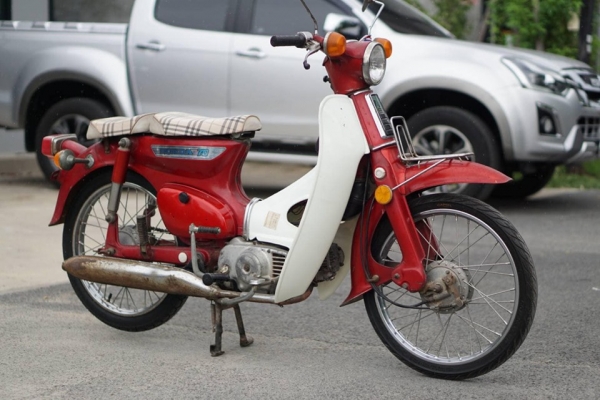 ร้าน วุฒิ นนบุรี ขาย HONDA C70 รถสภาพสวยแห้งๆเดิมๆทะเบียนโอน ร้าน วุฒิ นนบุรี ขาย HONDA C70 รถสภาพสวยแห้งๆเดิมๆทะเบียนโอน