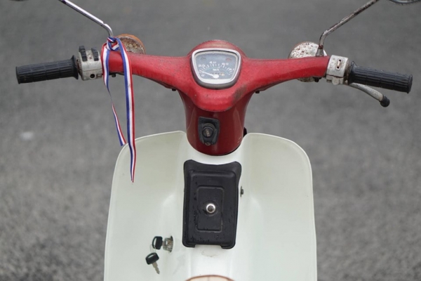 ร้าน วุฒิ นนบุรี ขาย HONDA C70 รถสภาพสวยแห้งๆเดิมๆทะเบียนโอน