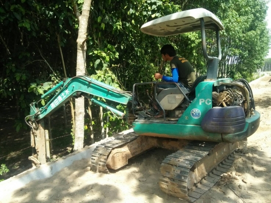 ขาย KOMATSU PC40-7 รถทำงานอยู่ราคา 350,000 ขาย KOMATSU PC40-7 รถทำงานอยู่ราคา 350,000