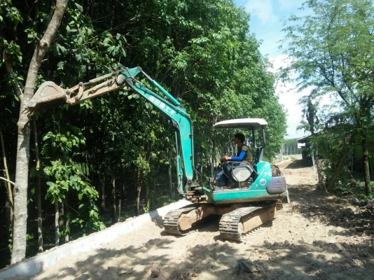 ขาย KOMATSU PC40-7 รถทำงานอยู่ราคา 350000 ขาย KOMATSU PC40-7 รถทำงานอยู่ราคา 350000