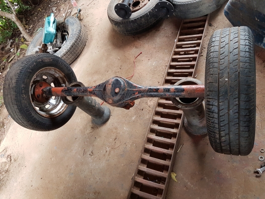 เพลาพร้อมล้อ