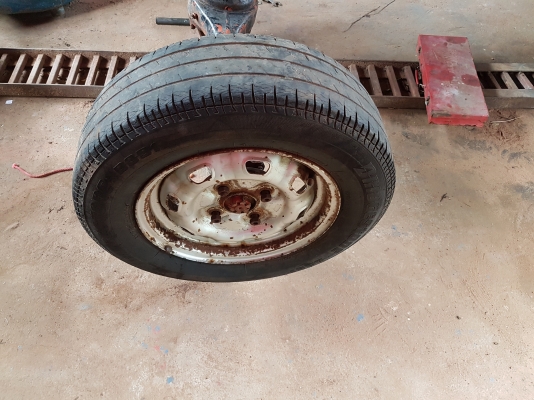 เพลาพร้อมล้อ