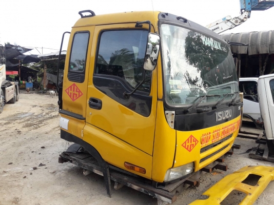 ขายหัวเก๋งสำหรับรถบรรทุก10ล้อ/หัวลาก ยี่ห้อISUZU : GIGA- CXH81TW รุ่นยกหัวได้, มีแค๊ป, 3 ใบปัด, มีขาหลังสามารถนำไปดัดแปลงใส่กับรถบรรทุก รุ่นอื่นๆ หรือแบบใกล้เคียงกันได้ สินค้าเดิมๆเก่านอก ขายตามสภาพ