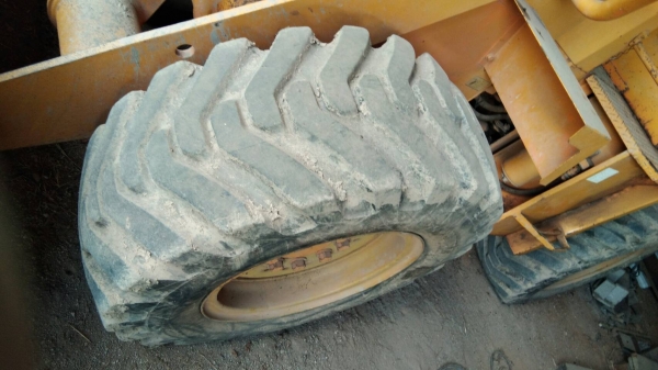 รถตักล้อยางCTM808A เอวออน รถสวย เก่านอก ใช้งานเมืองไทยได้ไหมนาน สนใจโทร 098-635-9769 รถตักล้อยางCTM808A เอวออน รถสวย เก่านอก ใช้งานเมืองไทยได้ไหมนาน สนใจโทร 098-635-9769