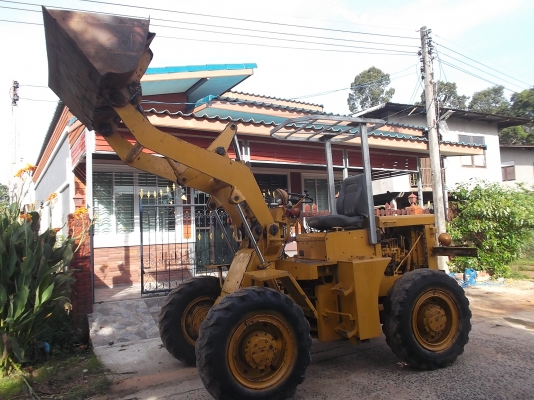 รถตักล้อยาง TCM STD 10 เก่าใน เครื่องดี เกียร์ดี ปั้มไฮดรอลิกดีไม่รั่วซึม พร้อมใช้