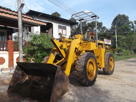 รถตักล้อยาง TCM STD 10 เก่าใน เครื่องดี เกียร์ดี ปั้มไฮดรอลิกดีไม่รั่วซึม พร้อมใช้