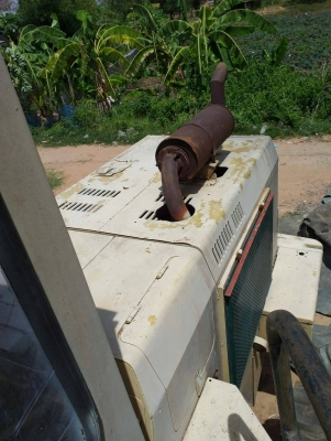 KAWASAKI  70H - 2 รถตักล้อยางเอวอ่อน ขนาดใหญ่ รถเครื่องเดิมปั๊มเดิมๆแน่นแรงดีพร้อมใช้งานได้เลย ระบบไฮดรอลิกส์ไม่มีแตกเยิ้มแห้งดีทั้งคัน ช่วงล่างแน่นๆยางสภาพเต็มดี ราคาต่อรองได้ครับ