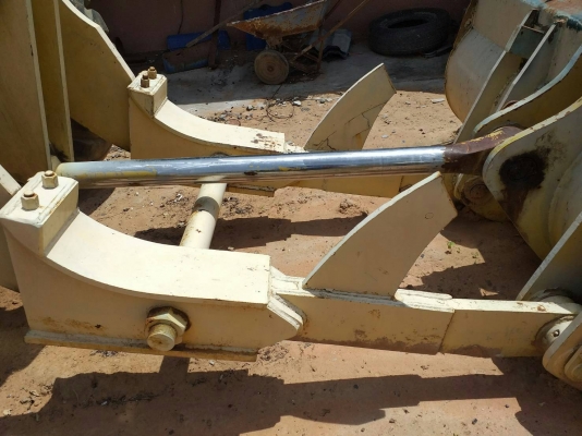 KAWASAKI 70H - 2 รถตักล้อยางเอวอ่อน ขนาดใหญ่ รถเครื่องเดิมปั๊มเดิมๆแน่นแรงดีพร้อมใช้งานได้เลย ระบบไฮดรอลิกส์ไม่มีแตกเยิ้มแห้งดีทั้งคัน ช่วงล่างแน่นๆยางสภาพเต็มดี ราคาต่อรองได้ครับ KAWASAKI 70H - 2 รถตักล้อยางเอวอ่อน ขนาดใหญ่ รถเครื่องเดิมปั๊มเดิมๆแน่นแรงดีพร้อมใช้งานได้เลย ระบบไฮดรอลิกส์ไม่มีแตกเยิ้มแห้งดีทั้งคัน ช่วงล่างแน่นๆยางสภาพเต็มดี ราคาต่อรองได้ครับ