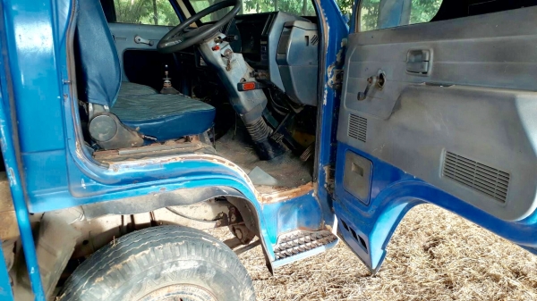 ISUZU KS 110 HP 4BC1 หกล้อบรรทุก กระบะคอกไม้ความยาว 4.30 เมตรสวยๆพร้อมใช้งาน ภายในเก๋งไม่มีผุ เกียร์