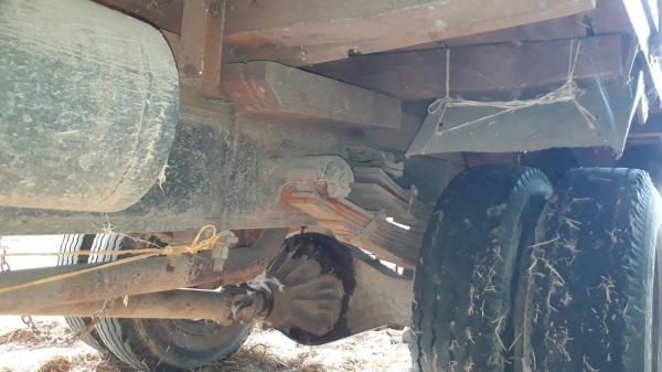 ISUZU KS 110 HP 4BC1 หกล้อบรรทุก กระบะคอกไม้ความยาว 4.30 เมตรสวยๆพร้อมใช้งาน ภายในเก๋งไม่มีผุ เกียร์