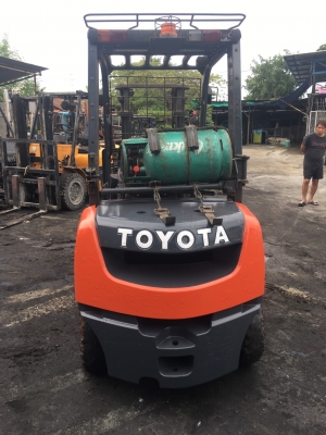 อาร์ ซี เอช โฟรคลิฟท์ ขาย  โตโยต้า รุ่น 8 เบนซิน