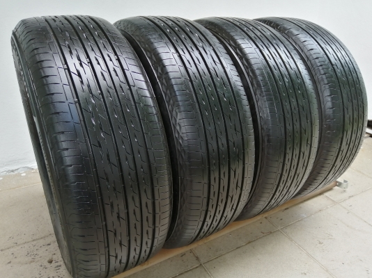 ยาง​​ Bridgestone​ 205​ 55​ 16 ปี​18​ ดอกเต็ม​ เนื้อนิ่มๆ ไม่มี​ปะ​ ใช้ยาว ราคา​ไม่​แพง​
