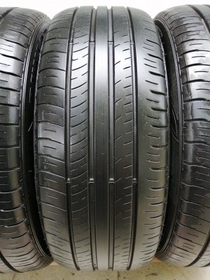 ยาง Dunlop 215 55 17 ปลายปี18 ดอกเต็ม เนื้อนิ่มๆ ไม่มีปะ ใช้ยาว ราคาไม่แพง