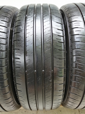 ยาง Dunlop 215 55 17 ปลายปี18 ดอกเต็ม เนื้อนิ่มๆ ไม่มีปะ ใช้ยาว ราคาไม่แพง