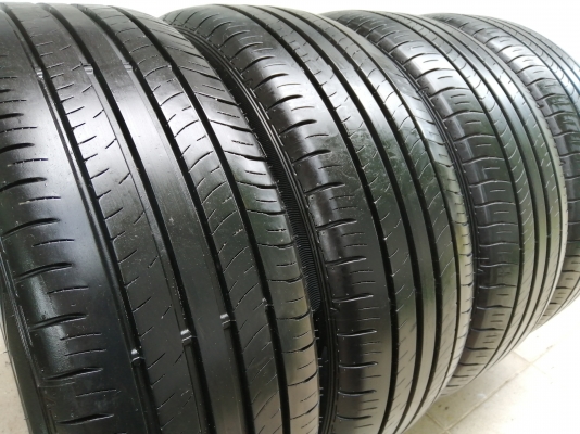 ยาง Dunlop 215 55 17 ปลายปี18 ดอกเต็ม เนื้อนิ่มๆ ไม่มีปะ ใช้ยาว ราคาไม่แพง