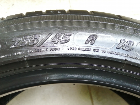 ยาง Michelin PS3 235 45 18 ปลายปี17 ดอกเต็ม ไม่มีปะ ใช้ยาว ราคาไม่แพง