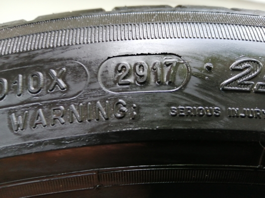 ยาง Michelin PS3 235 45 18 ปลายปี17 ดอกเต็ม ไม่มีปะ ใช้ยาว ราคาไม่แพง