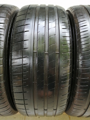 ยาง Michelin PS3 235 45 18 ปลายปี17 ดอกเต็ม ไม่มีปะ ใช้ยาว ราคาไม่แพง