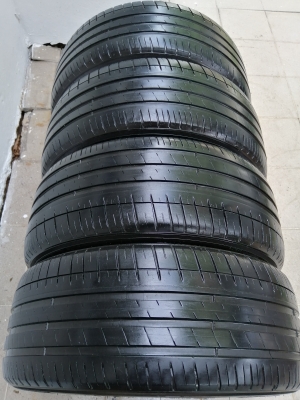 ยาง Michelin PS3 235 45 18 ปลายปี17 ดอกเต็ม ไม่มีปะ ใช้ยาว ราคาไม่แพง