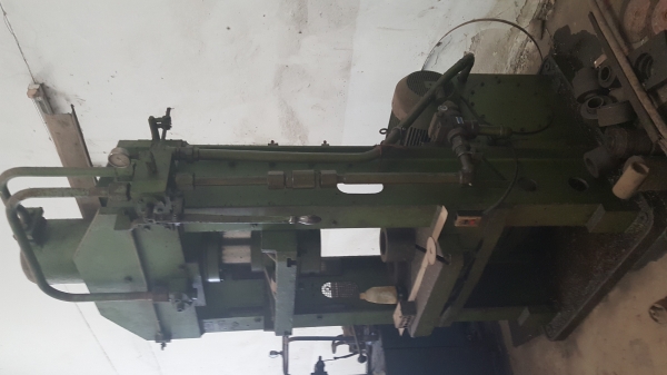 แท่นอัดไฮโดรลิคโคลงเหล็กหล่อเยอร์มัน 15kw.300t. แท่นอัดไฮโดรลิคโคลงเหล็กหล่อเยอร์มัน 15kw.300t.