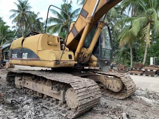 ขาย cat320C พร้อมใช้งานได้ตามสภาพ ไฟฟ้าขาดมอเตอร์คันเร่ง โซ่หนาเอวแน่น บูมมีป่ะ