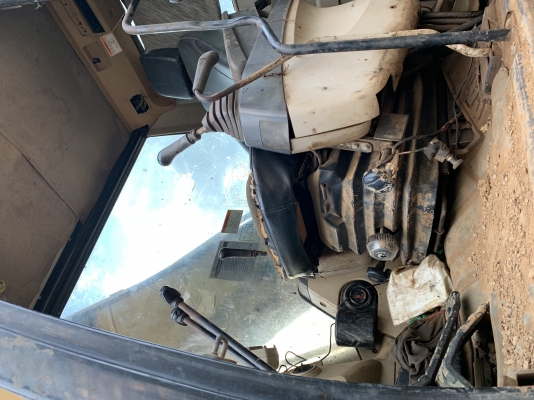 ขาย cat320C พร้อมใช้งานได้ตามสภาพ ไฟฟ้าขาดมอเตอร์คันเร่ง โซ่หนาเอวแน่น บูมมีป่ะ