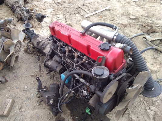 ขายเครื่องยนต์ดีเซลนิสสันหกสูบพร้อมเกียร์