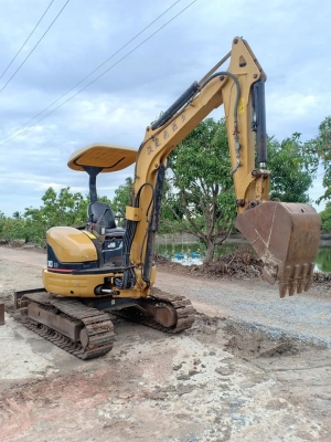 ขายจ้า..CATERPILLAR 303CCR เก่านอกแท้  เดิมๆๆมีลายแย๊ก  เครื่องปั๊มแห้ง  สวย พร้อมใช้  โทร 089-3818694 จ๊อย