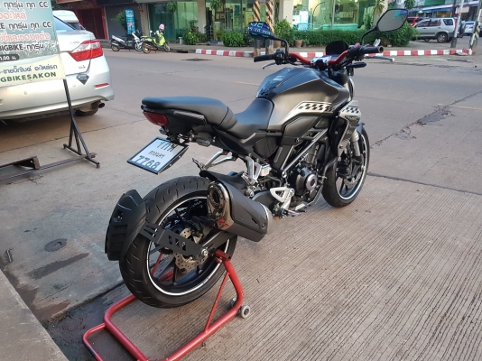 ขาย HONDA CB300F ปี2018 ชุดแต่งH2C ทั้งคันจากโรงงาน วิ่งน้อยไมล์4xxx ทะเบียนพร้อมโอน ราคา 89500 บาท 