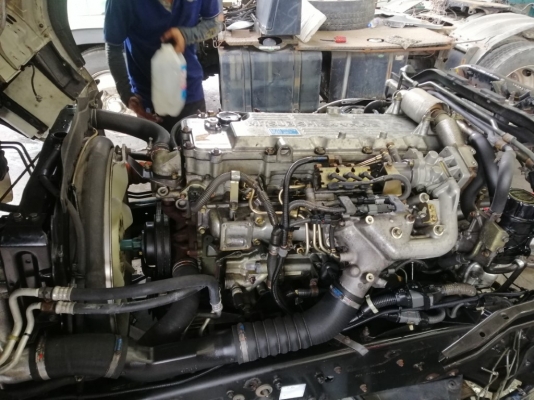 หัวเก๋ง FUSO FM1524 (หัวปลาดุก) 6M60 TURBO 240 PS สีขาว