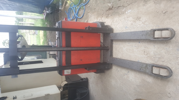 รถยกไฟฟ้า24v. ยกสูง2.5เมตร1t. ราคา29500บ. รถยกไฟฟ้า24v. ยกสูง2.5เมตร1t. ราคา29500บ.