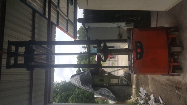 รถยกไฟฟ้า24v. ยกสูง2.5เมตร1t. ราคา29500บ. รถยกไฟฟ้า24v. ยกสูง2.5เมตร1t. ราคา29500บ.