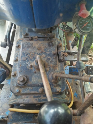 ขายรถไถ FORD รุ่น 77 รถพร้อมใช้ เอกสารเล่มทะเบียน