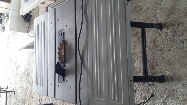 ขาย เลื่อยตัดไม้พร้อมแท่น สภาพดีใช้งานได้ปกติค่ะ