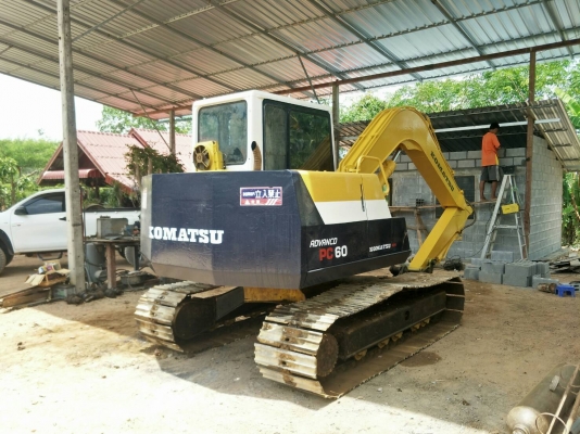 ขายรถขุดPC60-6...มีหัวคีบ รถสวยคับ