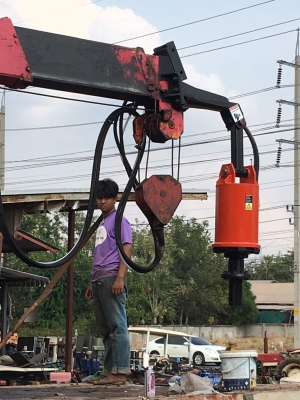 สว่านติดรถเครน