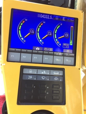 ขายด่วน!! Komatsu PC200-8MO ไมล์ ชม.4300 สภาพสวยค่ะ