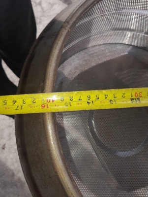 ตะกร้าสแตนเลส เส้นผ่านศูนย์กลาง 50 cm ปาก 40 cm ลึก 30 cm ราคาลูกละ 600 บาท ตะกร้าสแตนเลส เส้นผ่านศูนย์กลาง 50 cm ปาก 40 cm ลึก 30 cm ราคาลูกละ 600 บาท