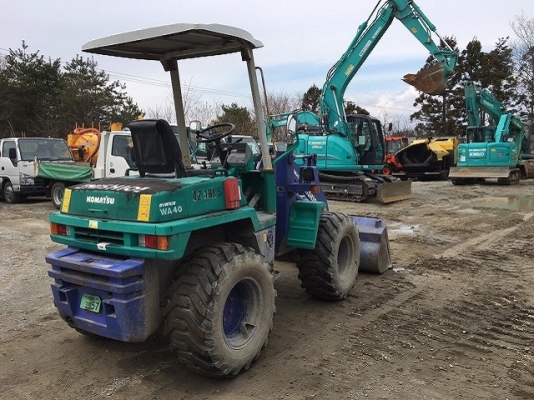ขายรถตักล้อยาง KOMATSU WA40-3E นำเข้าเองจากญี่ปุ่น สภาพสวยพร้อมใช้ ถึงเร็วๆนี้ครับ