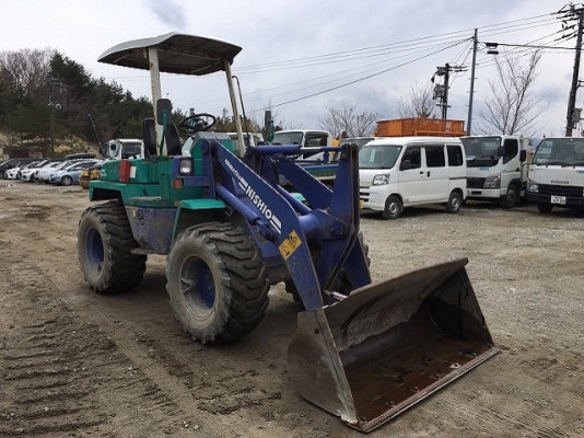 ขายรถตักล้อยาง KOMATSU WA40-3E นำเข้าเองจากญี่ปุ่น สภาพสวยพร้อมใช้ ถึงเร็วๆนี้ครับ