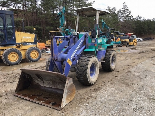 ขายรถตักล้อยาง KOMATSU WA40-3E นำเข้าเองจากญี่ปุ่น สภาพสวยพร้อมใช้ ถึงเร็วๆนี้ครับ