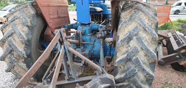 ขายรถไถ FORD 5000/77 พร้อมอุปกรณ์ 3ชิ้น ราคา 225,000 ดันหน้า +ผาน 7 +ผาน 3  ทะเบียนพร้อมโอน สอบถามได้ครับ #สามย่านแทรคเตอร์ อ.แกลง ระยอง โทร/ไลน์ 0897489639 ,0899347475