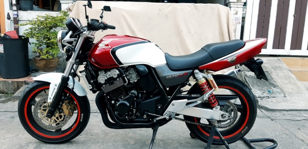 ขาย cb 400 vtec 2 ปี 02 ทะเบียนแท้โอนขนส่ง
