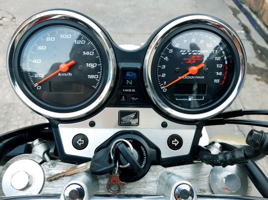 ขาย cb 400 vtec 2 ปี 02 ทะเบียนแท้โอนขนส่ง