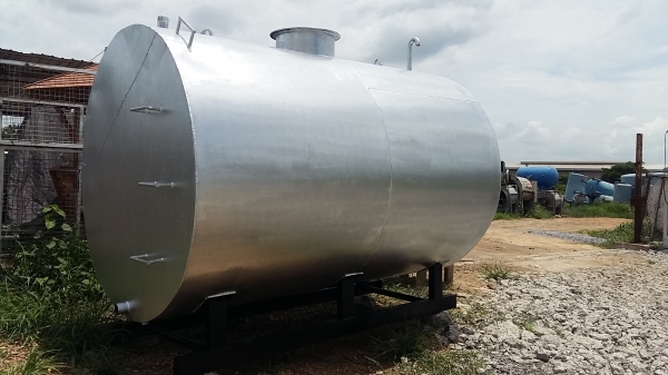 ขาย ถังน้ำมัน ถังน้ำ มือสอง 10000 ลิตร หนา 6 มิล สภาพสวยพร้อมใช้ค่ะ